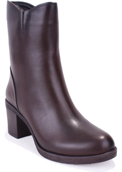 DZA07-1314700 Kahve Klasik Topuk Fermuarlı Deri Kadın Bot