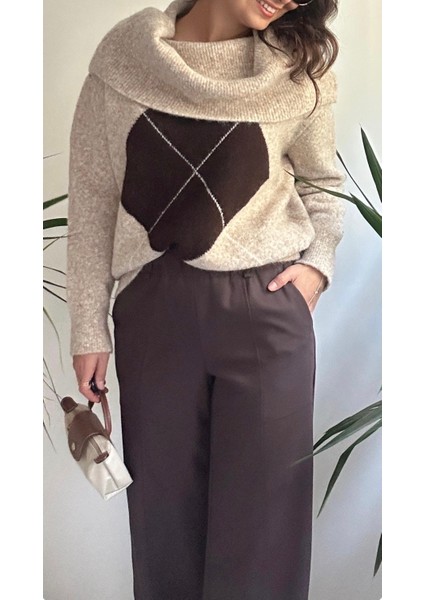 Kadın Kahverengi Madonna Yaka Kazak