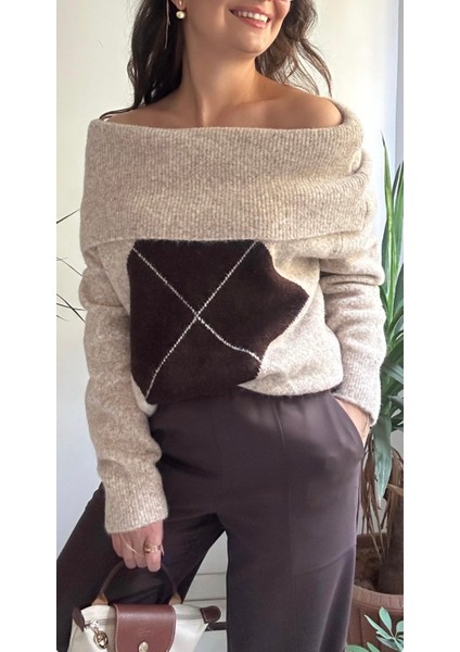 Kadın Kahverengi Madonna Yaka Kazak fırsatları