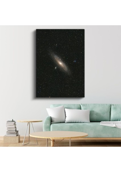 Andromeda - Yıldızlar Arasında Parlayan Galaksi Kanvas Tablo