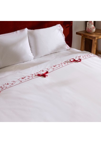 Calia %100 Pamuk Nakışlı Çift Kişilik Nevresim Takımı Beyaz