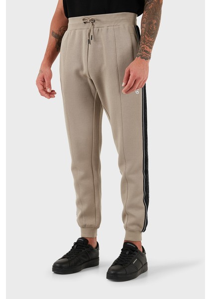 Mickey Yanı Logolu Pamuklu Regular Fit Lastikli Paça Jogger Pantolon Z2YB09KB3P2 Erkek Pantolon Z2YB09 KB3P2 G1FR indirimleri