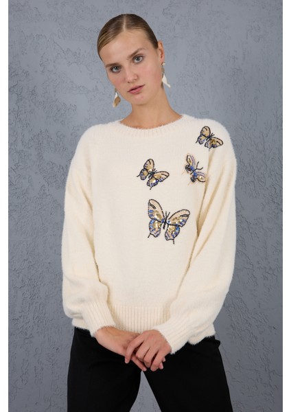 Kadın Ekru Sakal Iplik Önü Boncuk Nakışlı Balon Kollu Bisiklet Yaka Triko Kazak