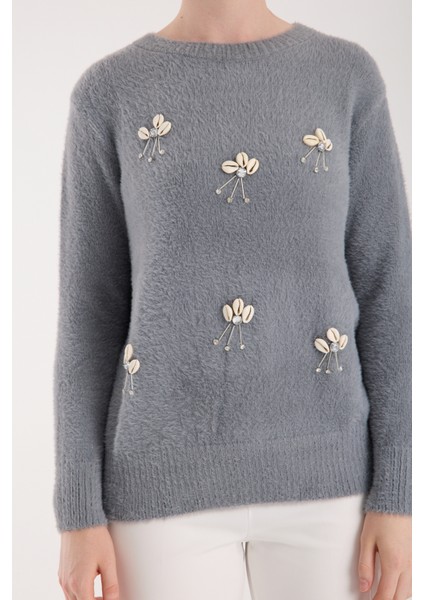 Kadın Gri Sakal Iplik Önü Aksesuarlı Bisiklet Yaka Triko Kazak modelleri