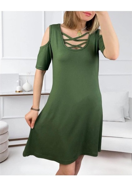 Dekolteli Bağcık Detay Viskon Kumaş Elbise fırsatları