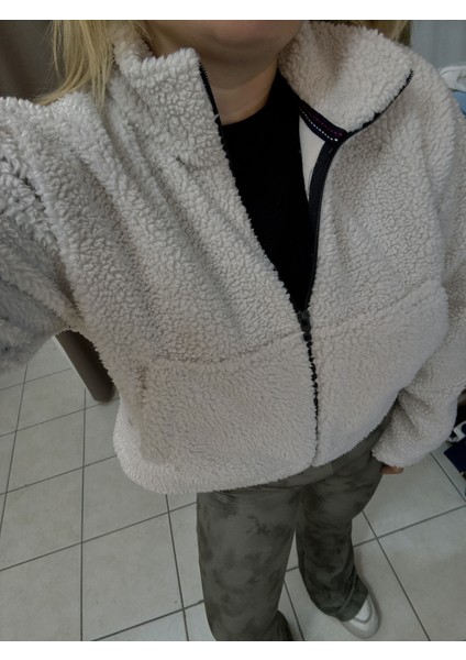 Kuzu Crop Ceket indirimleri