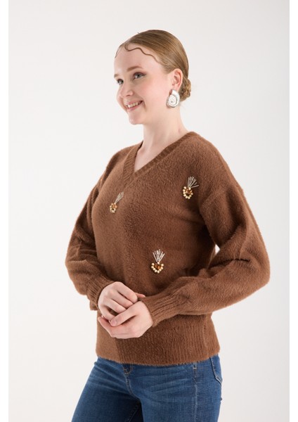 Kadın Taba Sakal Iplik Önü Aksesuarlı Balon Kollu V Yaka Triko Kazak fiyatları