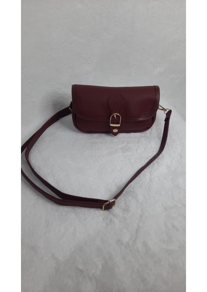 Mıknatıs Kapaklı Kemer Detaylı Kadın Omuz Çantası