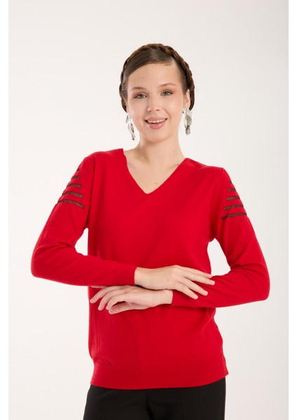 Kadın Kırmızı Simli Kumaş Detaylı V Yaka Triko Bluz