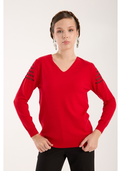 Kadın Kırmızı Simli Kumaş Detaylı V Yaka Triko Bluz modelleri