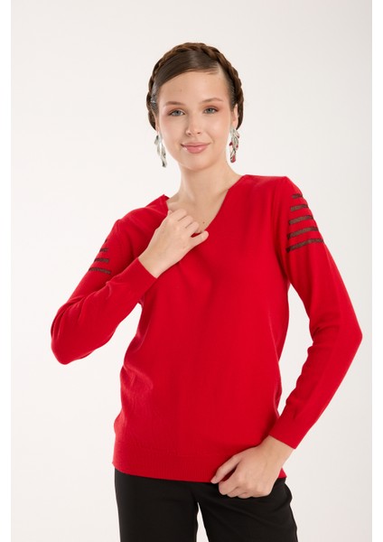 Kadın Kırmızı Simli Kumaş Detaylı V Yaka Triko Bluz fırsatları