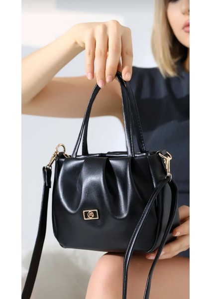 Siyah Kadın Çanta Astarlı Fermuarlı Çapraz Askılı Omuz Çantasi Küçük Boy