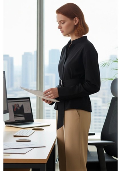 Kadınların Şıklığını Tamamlayan Kuşak Detaylı Hakim Yaka Uzun Kollu Düz Renk Gömlek Bluz Şık modelleri