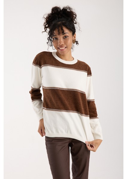 Kadın Beyaz-Kahve Iki Renkli Çapraz Kontrast Dikiş Detaylı Şönil Kadife Triko Bluz fiyatları