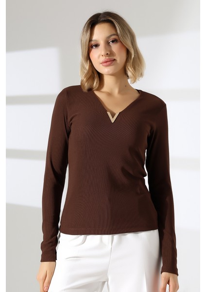 Gold Aksesuarlı Uzun Kollu Şık Bluz fiyatları