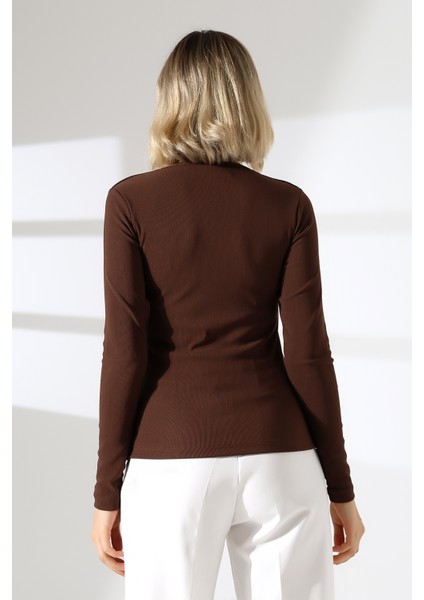 Gold Aksesuarlı Uzun Kollu Şık Bluz