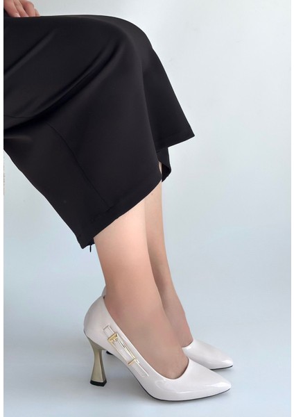 Sivri Burun Toka Detaylı Topuklu Ayakkabı Bej Topuk Boyu 9 cm modelleri