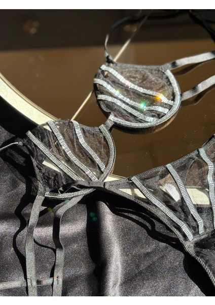 Taş Detaylı Iç Çamaşırı Takımı