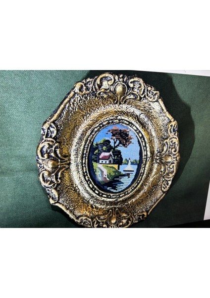 Ahşap Çerçevesinde Avrupa Goblen Pano 21 cm 19 cm Ölçülerinde