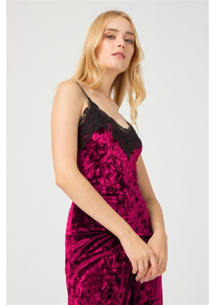 Siyah Dantel Detaylı Kadife Kadın Pijama Takımı modelleri