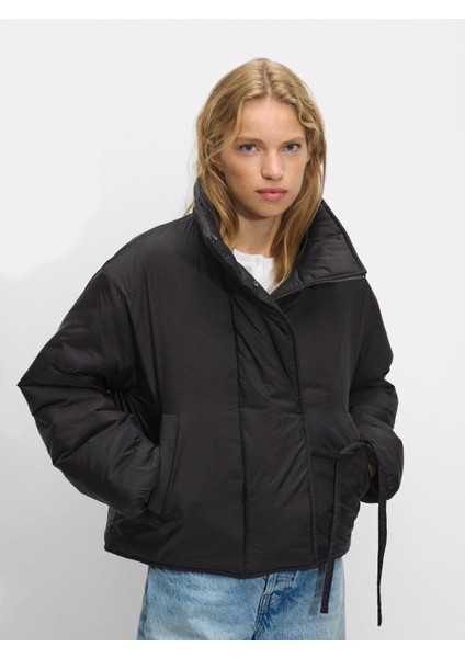 Yüksek Yakalı Kapitone Ceket fiyatları