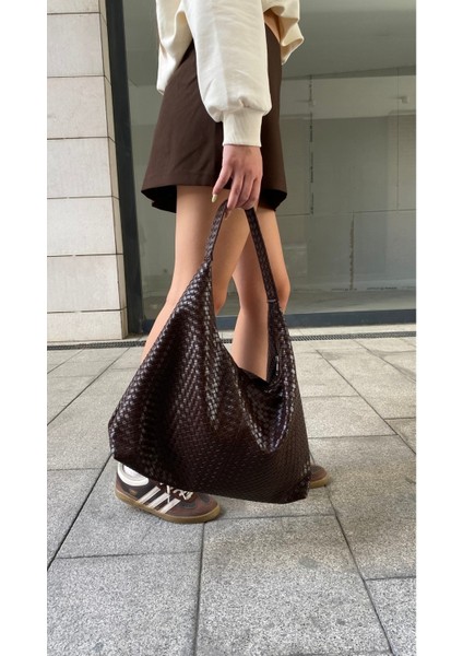 Verona Örgü Dokulu Salaş Görünümlü ve Geniş Hacimli Kadın Omuz Çantası(: Boy 28*en 48*TABAN12 Cm) modelleri