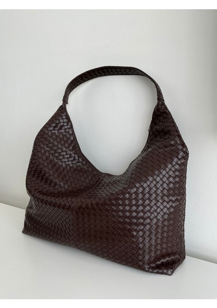 Verona Örgü Dokulu Salaş Görünümlü ve Geniş Hacimli Kadın Omuz Çantası(: Boy 28*en 48*TABAN12 Cm)