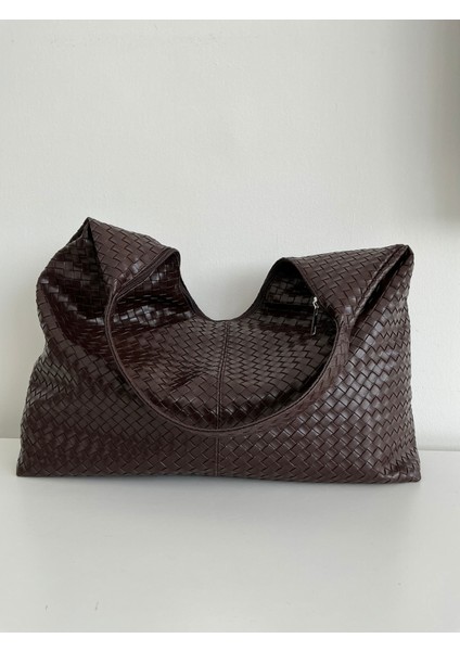 Verona Örgü Dokulu Salaş Görünümlü ve Geniş Hacimli Kadın Omuz Çantası(: Boy 28*en 48*TABAN12 Cm)