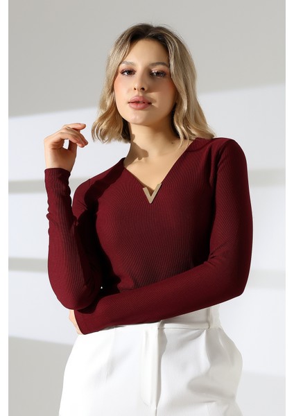 Gold Aksesuarlı Uzun Kollu Şık Bluz