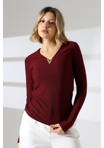 Gold Aksesuarlı Uzun Kollu Şık Bluz