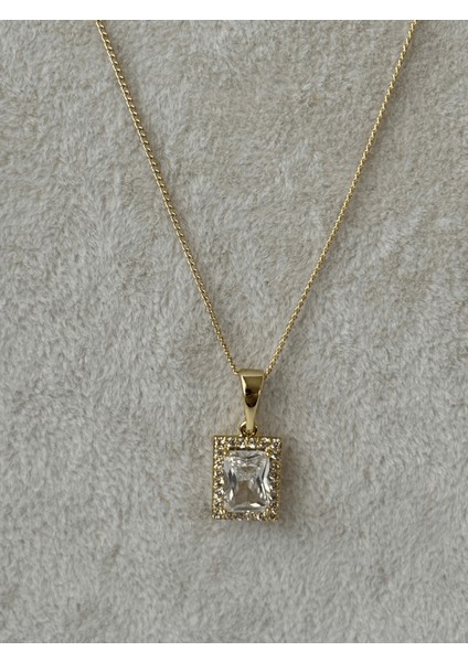 14 K Renginde Swarovski Taşlı Dikdörtgen Şekilli Minimal Gold Kolye