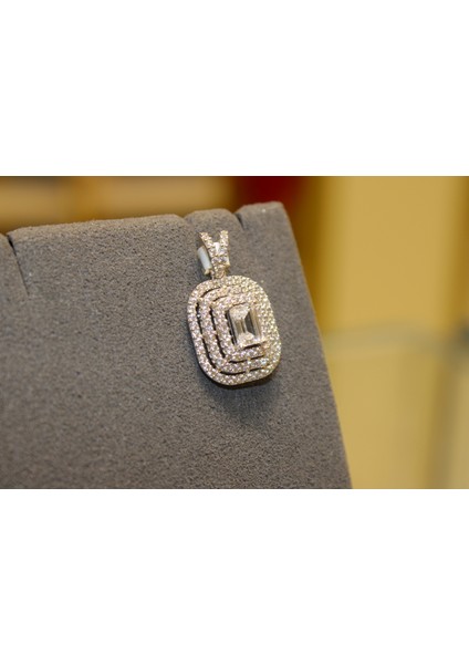 14 Ayar Altın Taşlı Baget Kolye Ucu fiyatları