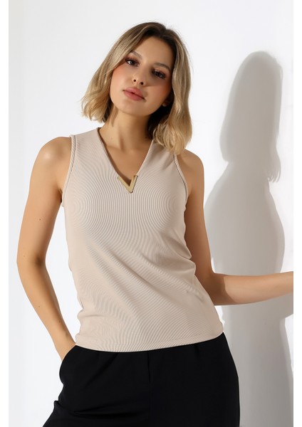 Gold Aksesuarlı Kolsuz Bluz fırsatları