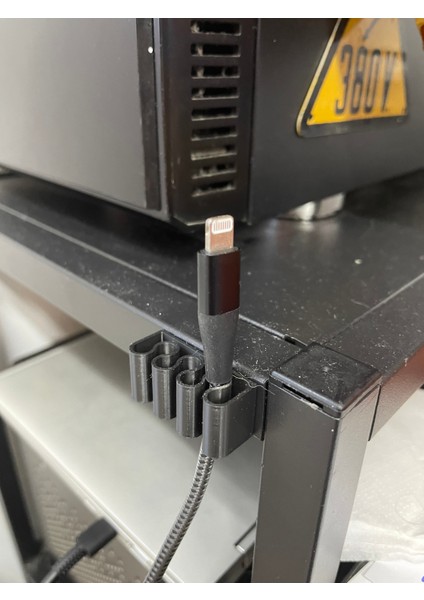 Üçlü Masa Kenarı Kablo Tutucu Klipsi - Sarj Kablosu Kulaklık Düzenleyicisi Yapışkanlı fiyatları