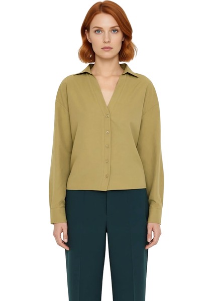 Kadın Uzun Kollu Crop Gömlek Rahat Kalıbı ve Şık Detaylarıyla Günlük Stilinize Yenilik Katar