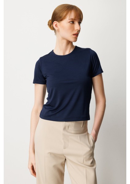 Kadın Sıfır Yaka Kısa Kol Basic Bluz 61334 Lacivert