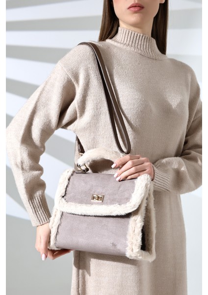 Peluş Detaylı Süet El ve Omuz Çantası Gri Kadın Çanta modelleri