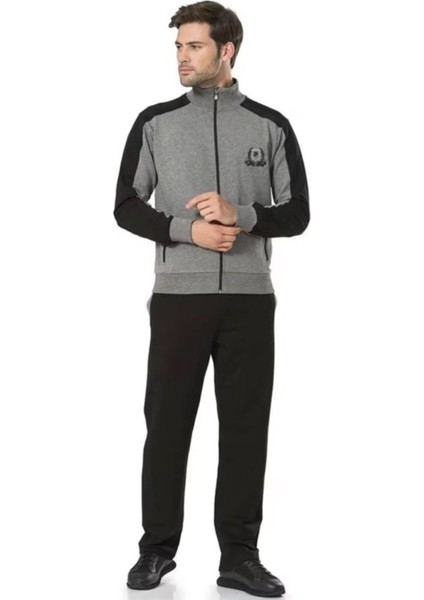 Erkek Fermuarli Dik Yaka Cepli Armali Eşofman Takimi TH.CLVR.70.P.45C