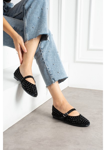 Ruby Kadife Taş Detaylı Bilekten Bağlamalı Kadın Babet