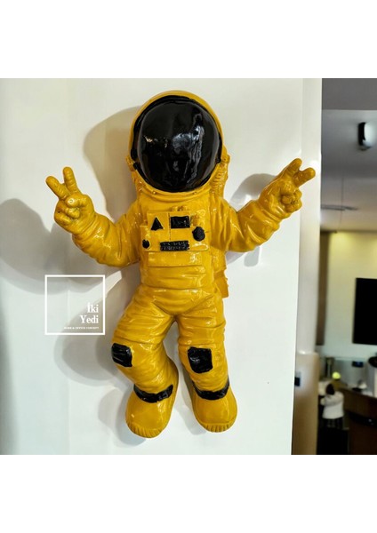 Tobby 45 cm Sarı Astronot Duvar Dekoru – Dekoratif Obje, Konsept Ev ve Ofis Hediyelik Ürün fiyatları