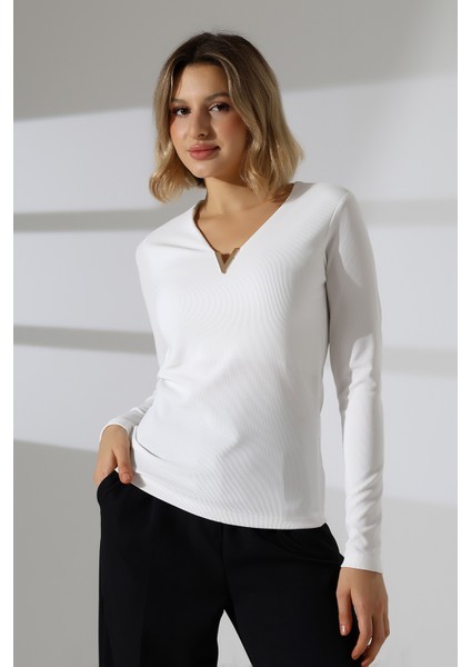 Gold Aksesuarlı Uzun Kollu Şık Bluz