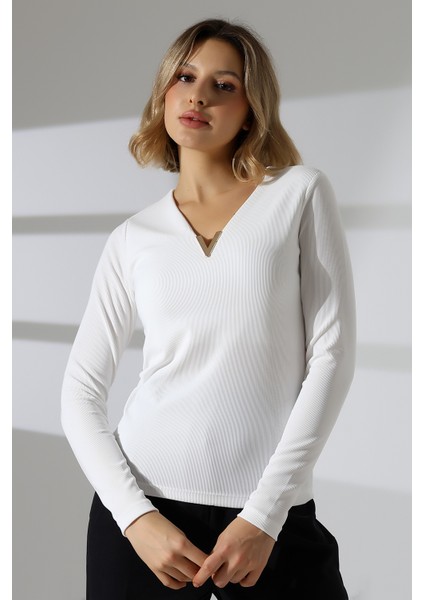 Gold Aksesuarlı Uzun Kollu Şık Bluz modelleri