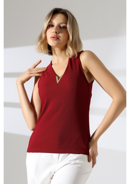 Gold Aksesuarlı Kolsuz Bluz