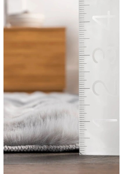 Aveline Collection Cloudy Peluş Halı Dekoratif Yumuşacık Yıkanabilir Kaymaz Taban Oturma Odası Salon modelleri