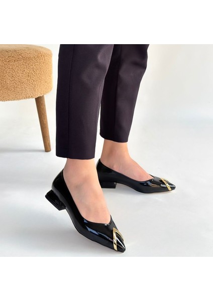 Sivri Burun Babet Ayakkabı Siyah Topuk Boyu 2 cm fırsatları