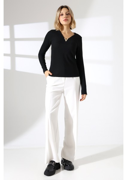 Gold Aksesuarlı Uzun Kollu Şık Bluz