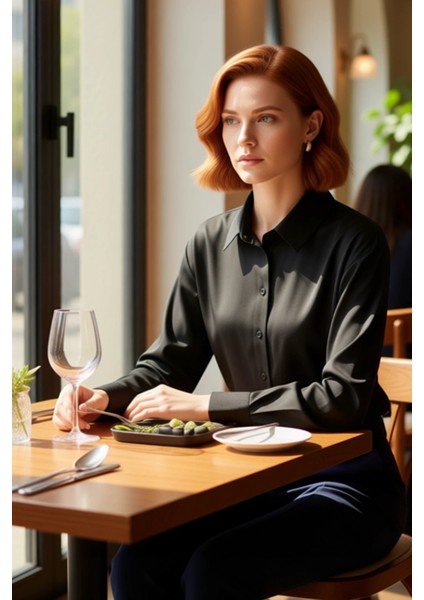 Kadın Düz Oversize Pamuklu Uzun Kollu Gömlek Arkası Düğme Detaylı Şıklık Sunar Fonksiyonel fiyatları