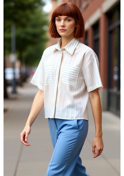 Kadın Yumuşak Dokulu Çizgili Kısa Kollu Gömlek Rahat ve Şık Görünüm Sunar Fonksiyonel Spor