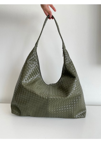 Verona Örgü Dokulu Salaş Görünümlü ve Geniş Hacimli Kadın Omuz Çantası(: Boy 28*en 48*TABAN12 Cm) fırsatları