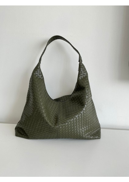 Verona Örgü Dokulu Salaş Görünümlü ve Geniş Hacimli Kadın Omuz Çantası(: Boy 28*en 48*TABAN12 Cm)
